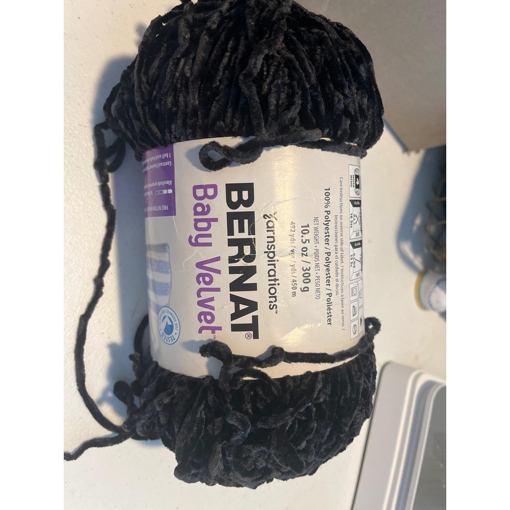 Bernat Baby Velvet Yarn Blackbird 10.5oz 300g Polyester Medium 4 Crochet Knit